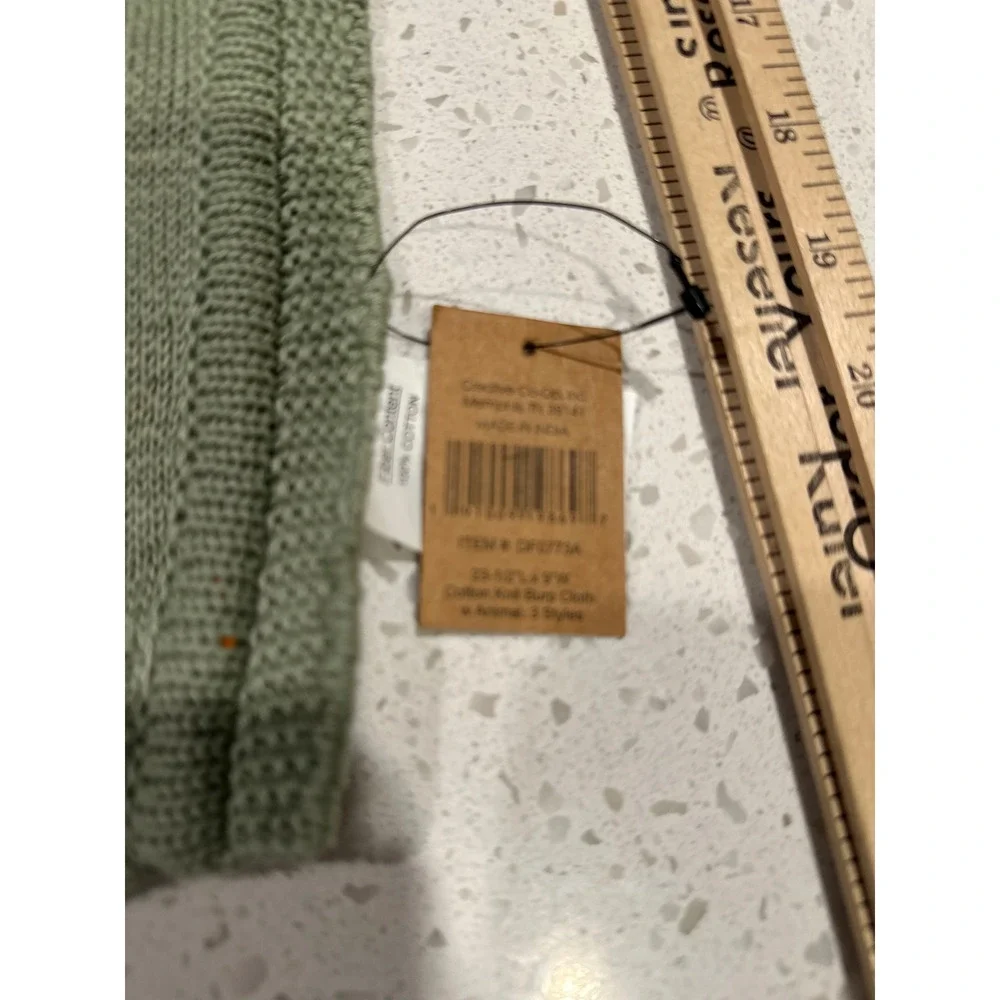 Creative Co-Op Giraffe Cotton Knit Burp Cloth Sage Green DF0773A NWT